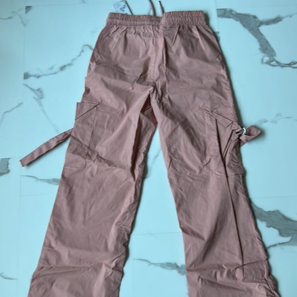 New with tags. Rose colored lightweight cargo wide leg pant. Elastic waist. - Picture 8 of 8